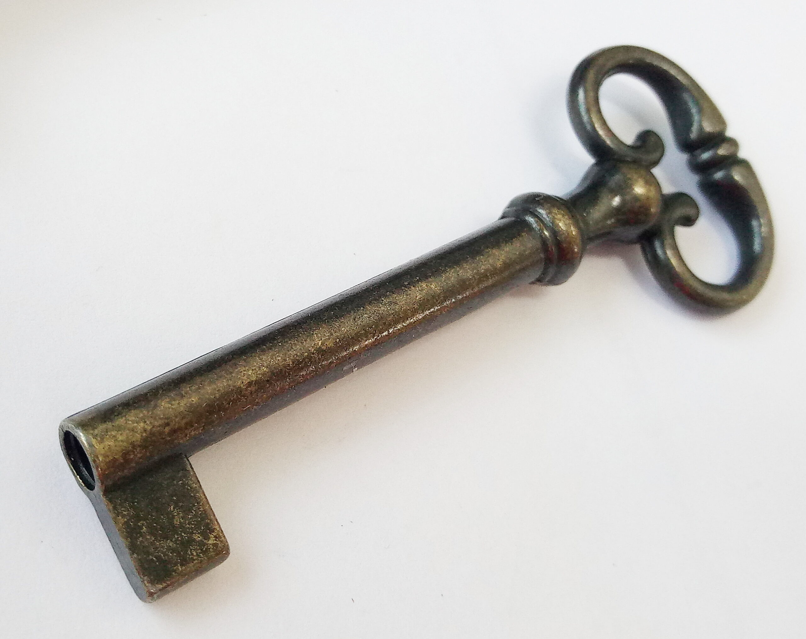 מפתח מסוגנן למנעול בסגנון עתיק